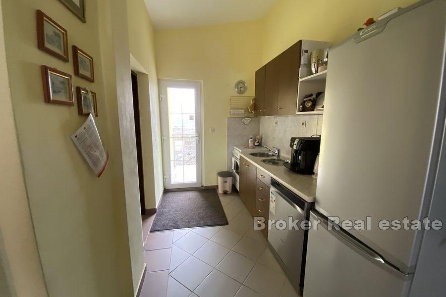 Zadar - Kuća sa prostranim zemljištem