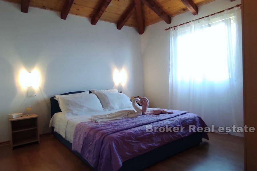 Vis - Dům v první řadě k moři