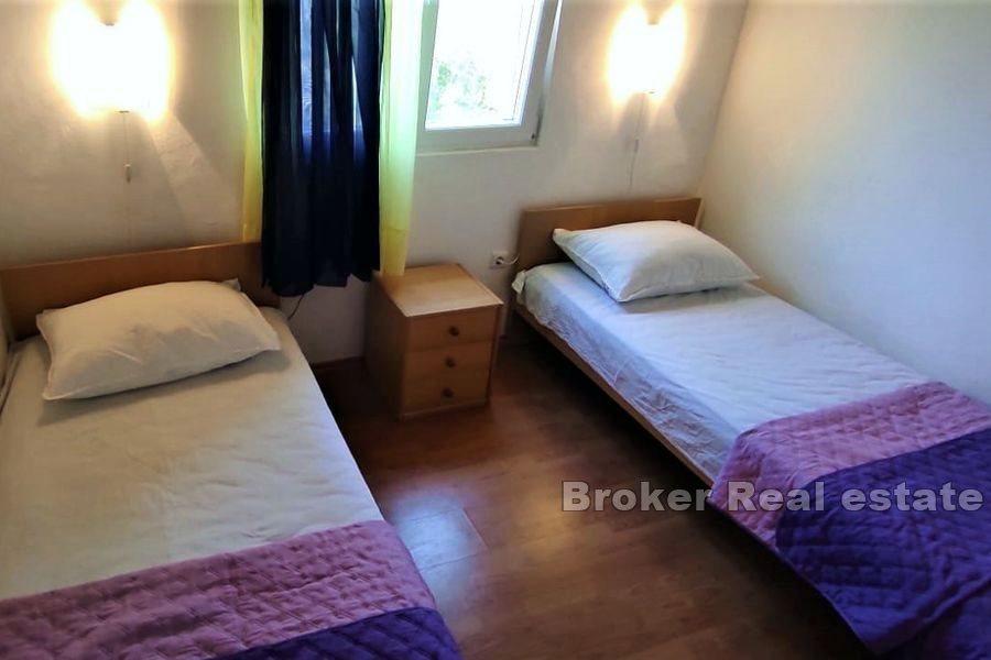 Vis - Dům v první řadě k moři