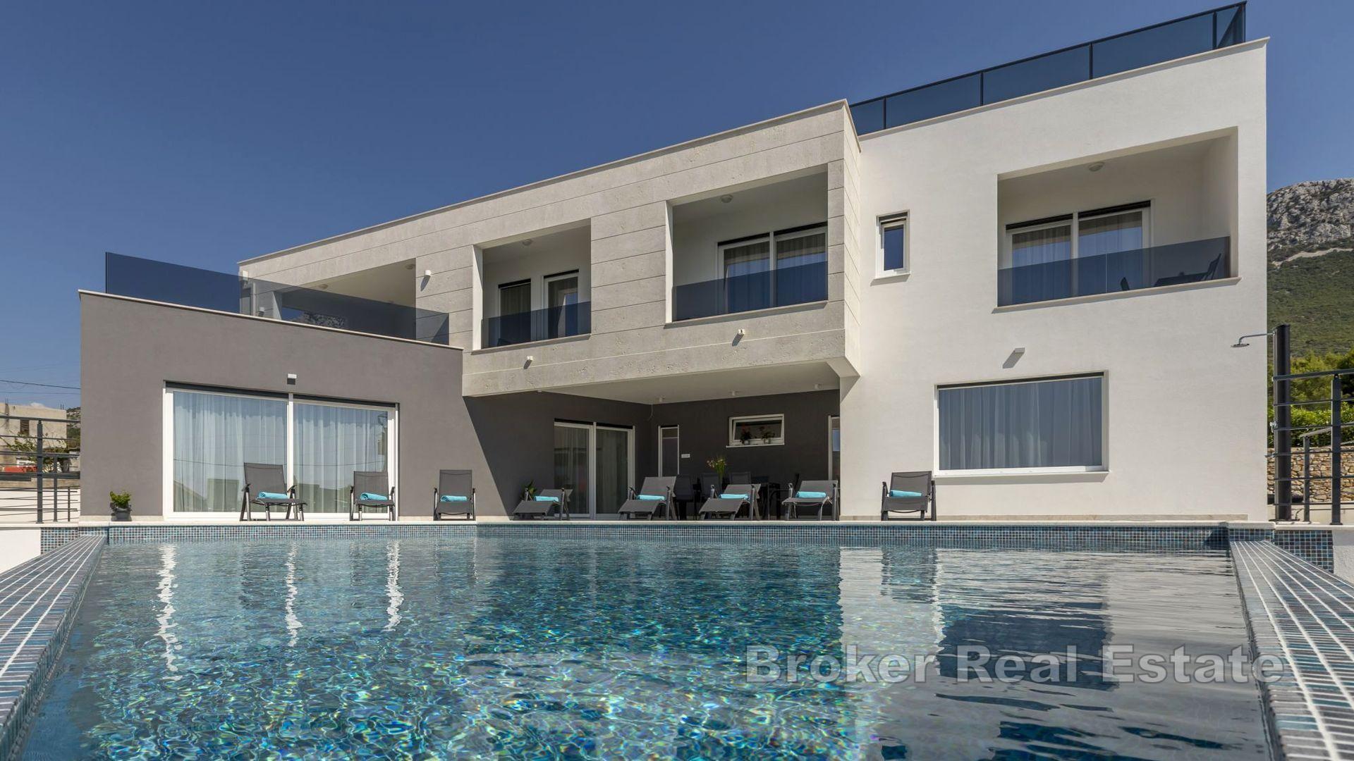 Kastela - Villa mit Pool und Meerblick