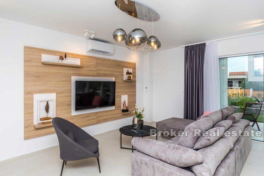 Kastela - Moderne Villa mit Pool