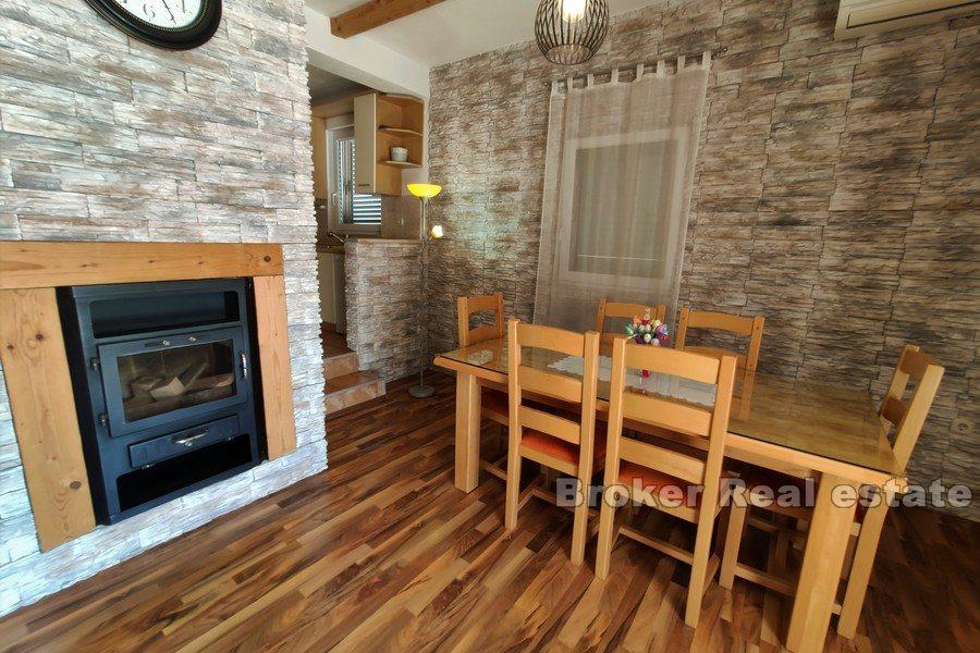 Kaštela - Šarmantna kuća s bazenom