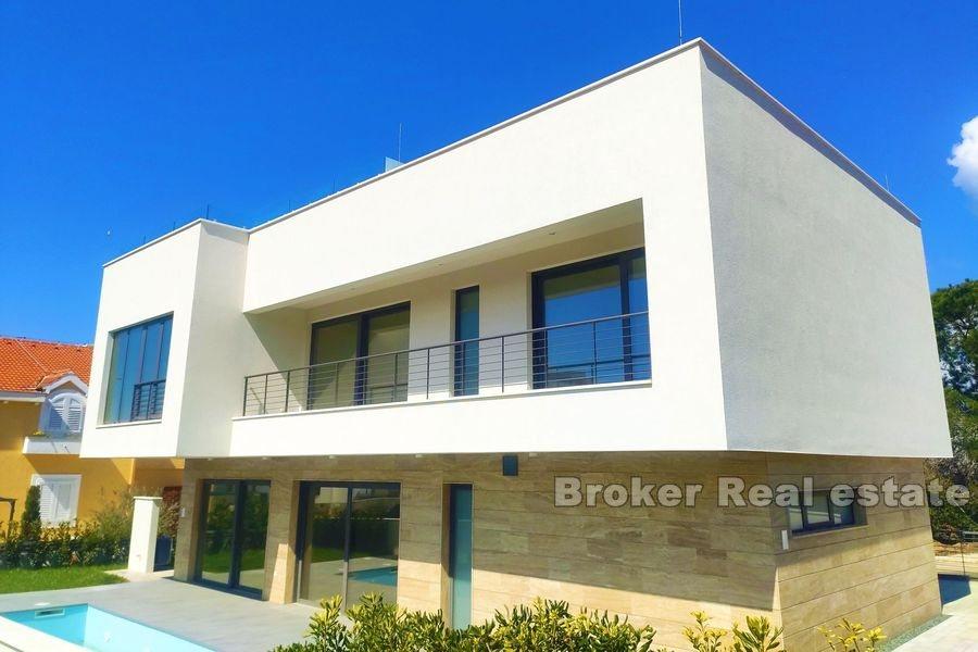 Nær Zadar - Moderne villa med basseng og havutsikt