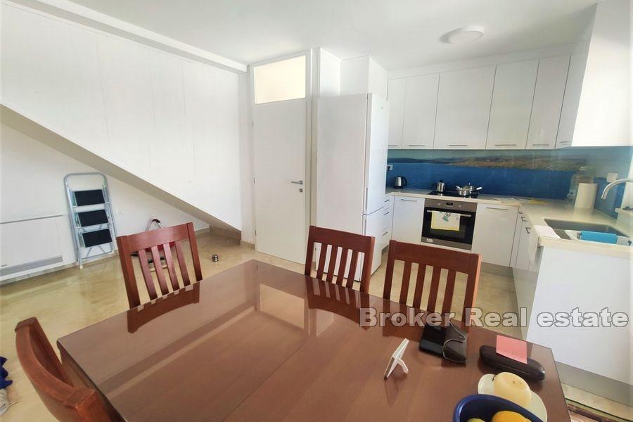 Sibenik - Hus i første rad til sjøen