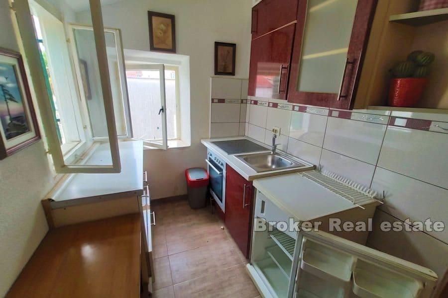 Trogir - Appartement dans une maison en pierre au centre de Trogir