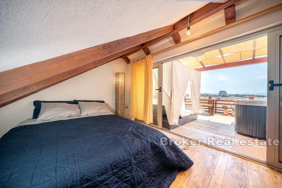 Vodice - Maison avec vue sur la mer
