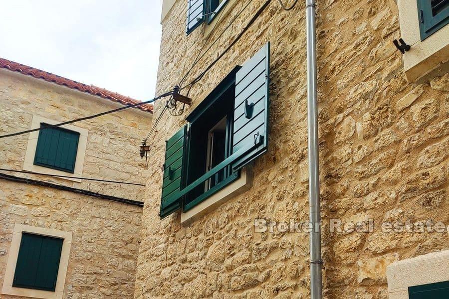 Vodice - Tradičný kamenný dom v centre