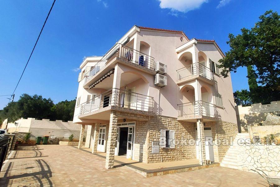 Vicino a Zara, bella casa con vista aperta sul mare