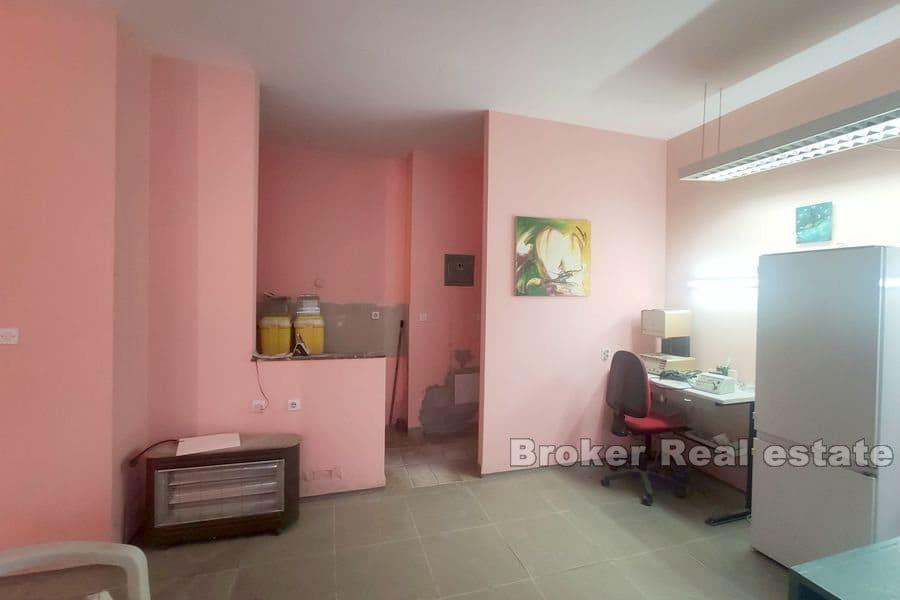 Split - Sucidar, office space on ground floor