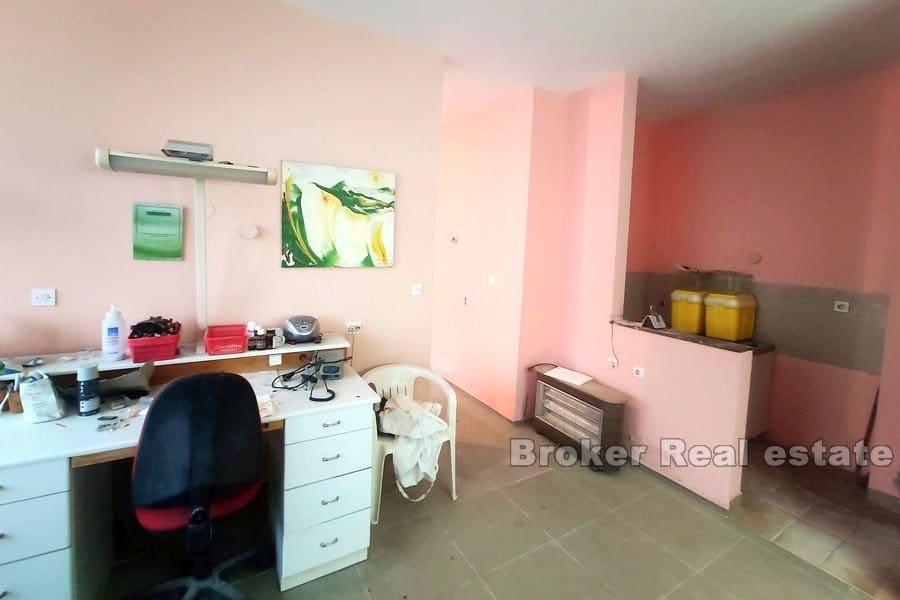 Split - Sucidar, office space on ground floor