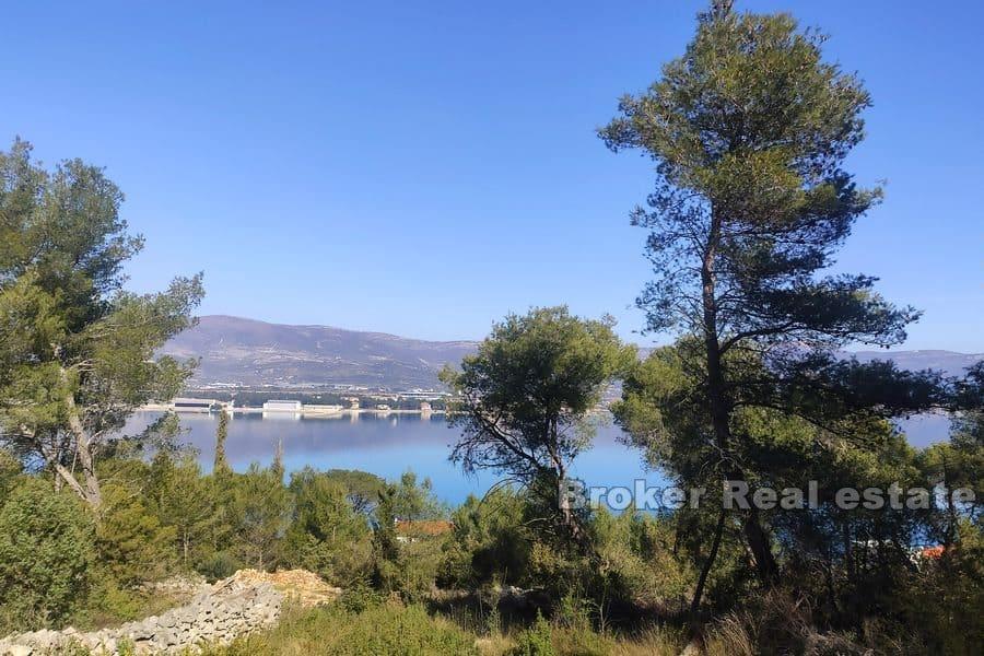 Ostrov Čiovo - Větší stavební pozemek s výhledem na moře