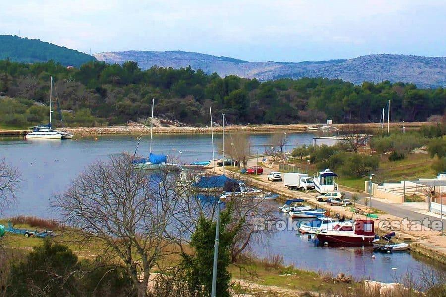 Рядом с Шибеником - Земля под застройку у моря