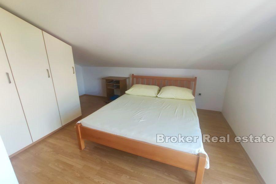 Wyspa Ciovo - Dom rodzinny z apartamentami i widokiem na morze