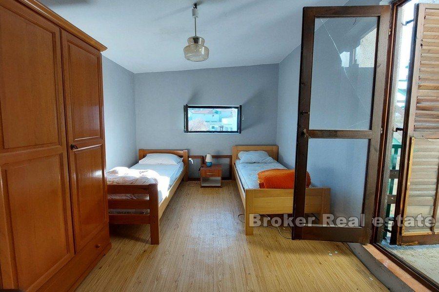 Island of Murter - Et hus for renovering, bare noen skritt fra havet