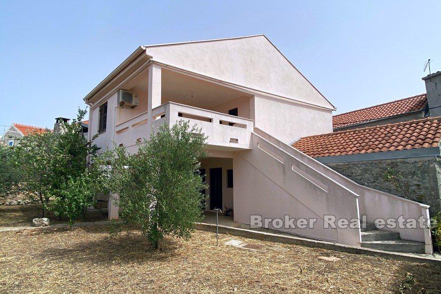 Ostrov Ugljan - Dům v klidné čtvrti