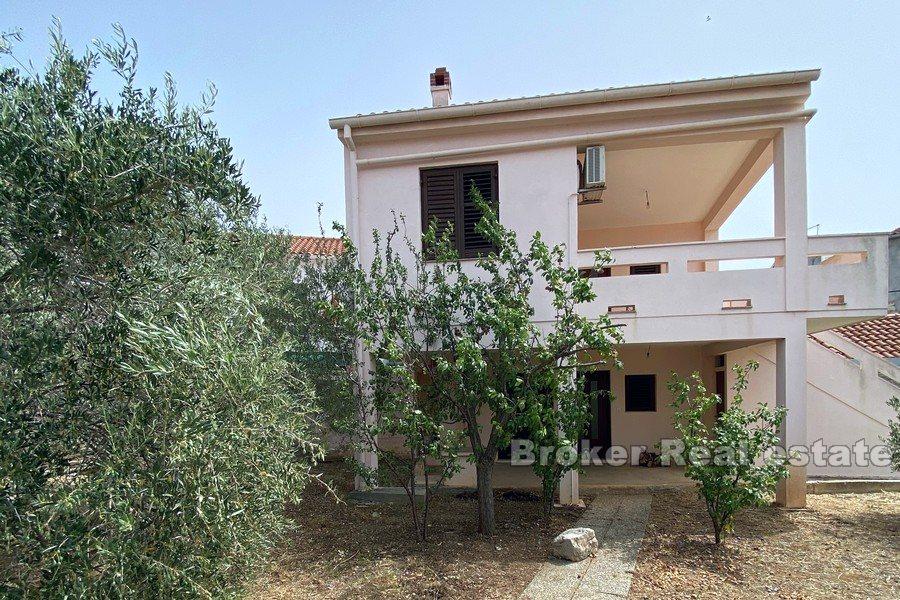 Ostrov Ugljan - Dům v klidné čtvrti