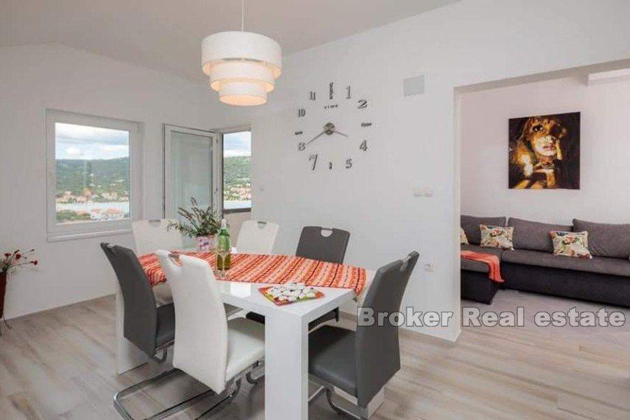 Trogir - Piękny dom apartamentowy z widokiem na morze