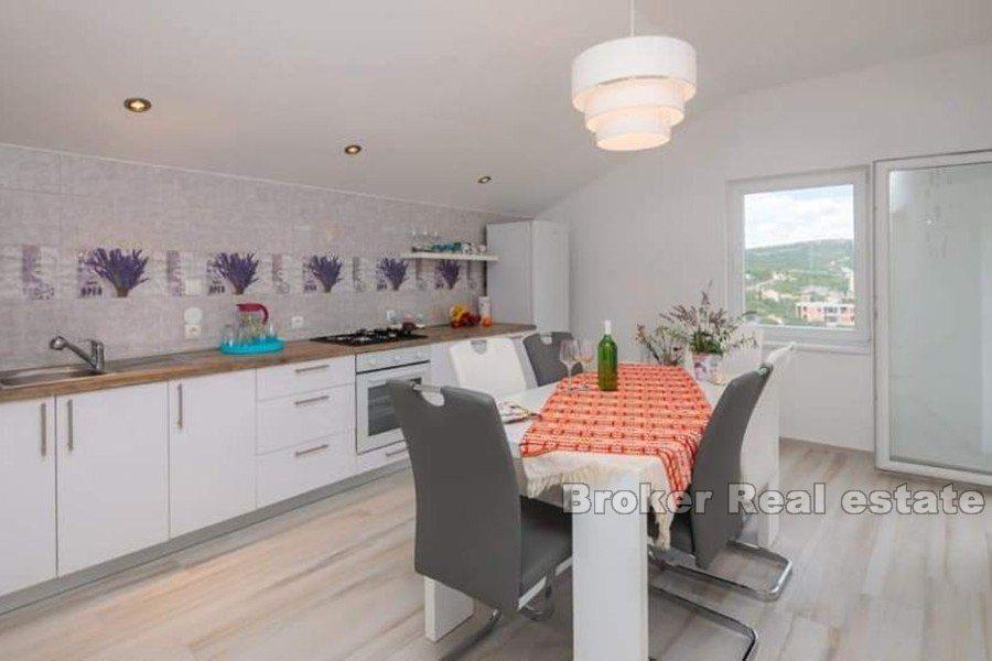 Trogir - Piękny dom apartamentowy z widokiem na morze