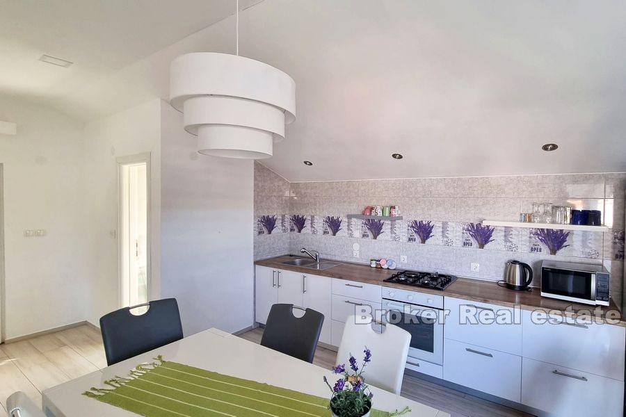 Trogir - Piękny dom apartamentowy z widokiem na morze
