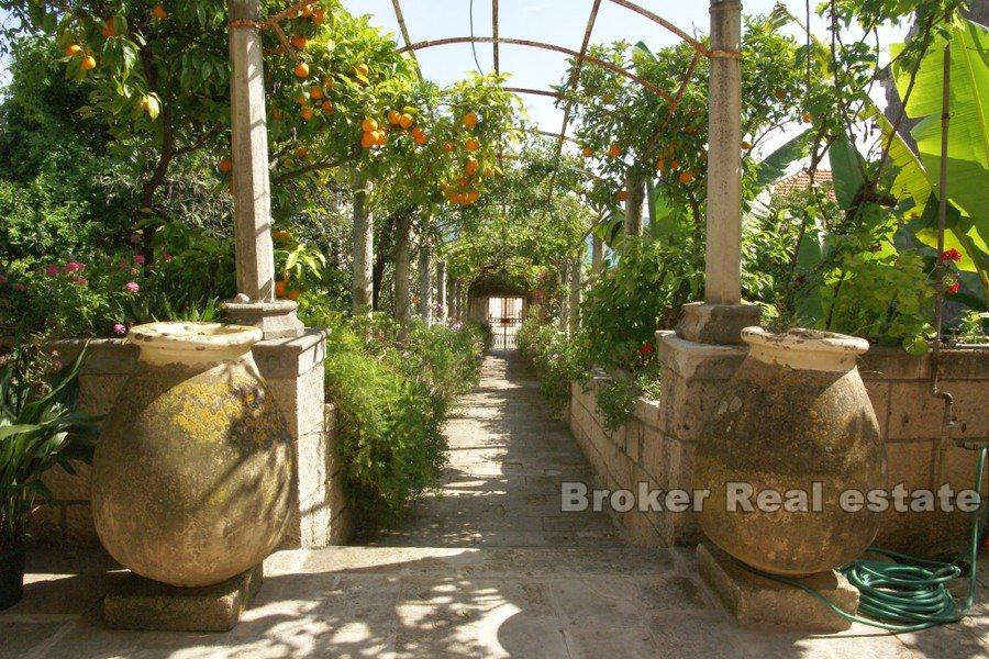 Peljesac - Zabytkowa kamienna willa z XVIII wieku