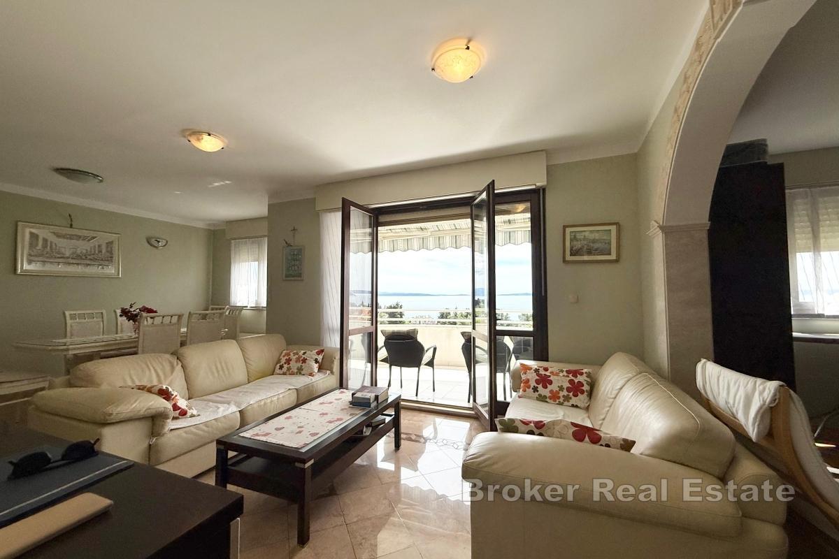 Byt blízko centra s výhledem na moře