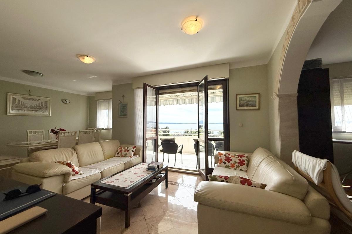 Квартира недалеко от центра с видом на море