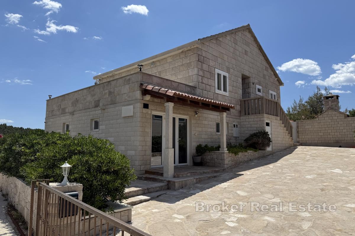 Dom pri mori so súkromným bazénom