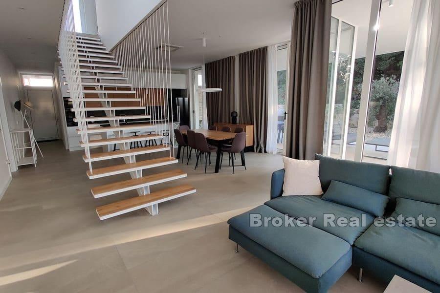 Ugljan - Willa z basenem blisko morza