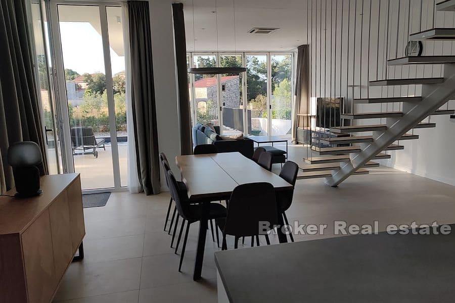 Ugljan - Willa z basenem blisko morza