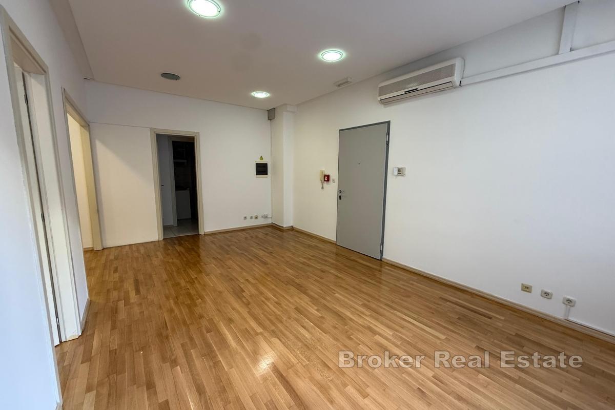 Viacúčelový komerčný priestor na rušnom mieste