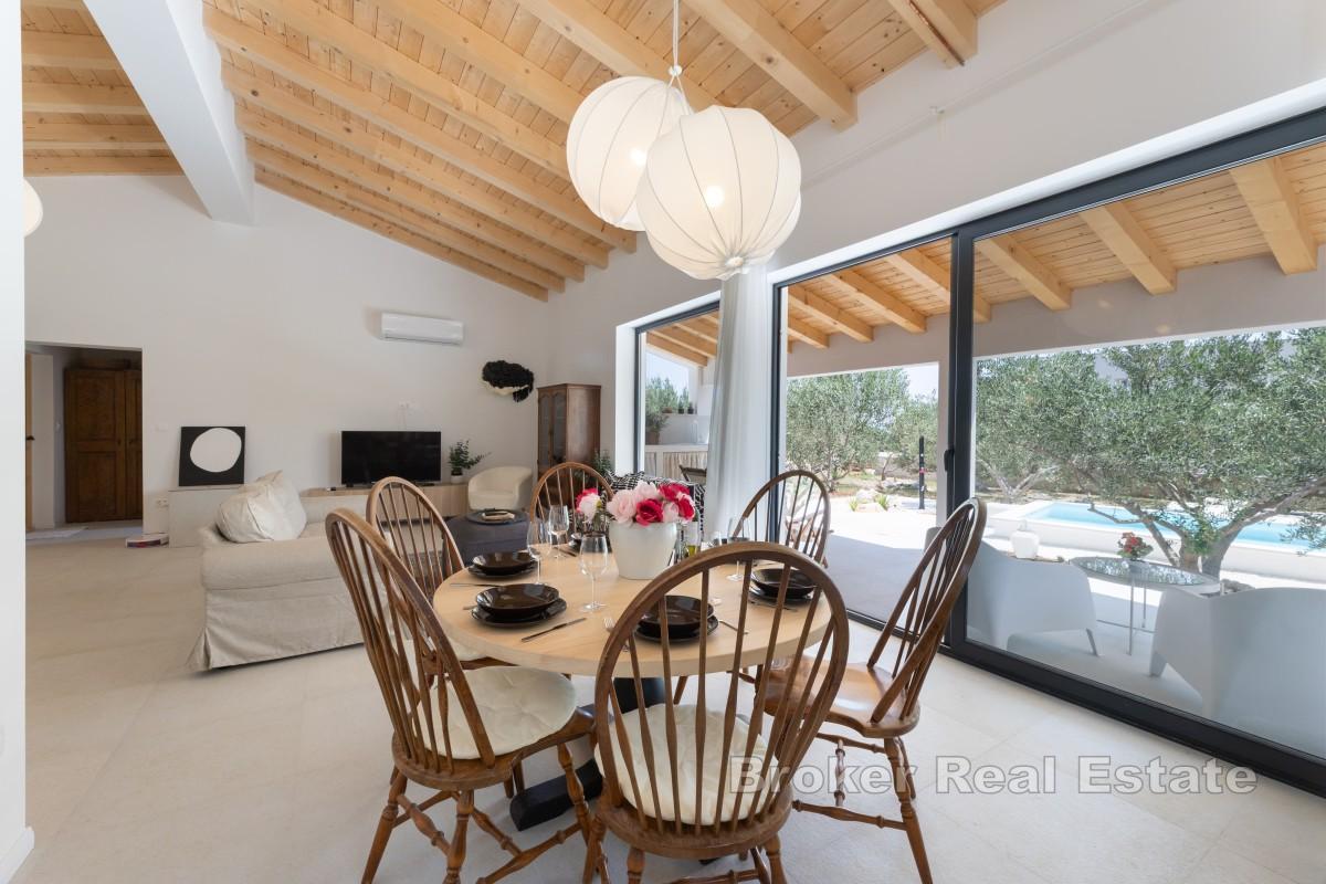 Moderne enebolig i rolige omgivelser