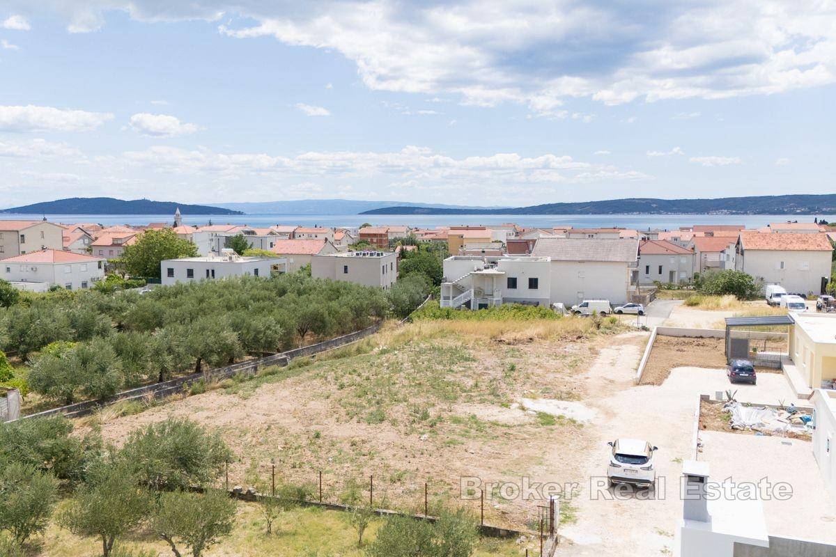 Spokojna działka budowlana z zatwierdzonym projektem