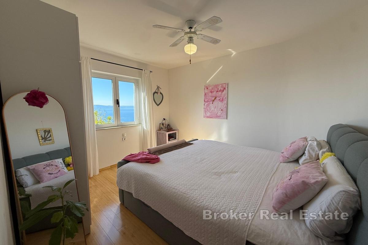 Dom z dwoma apartamentami z widokiem na otwarte morze