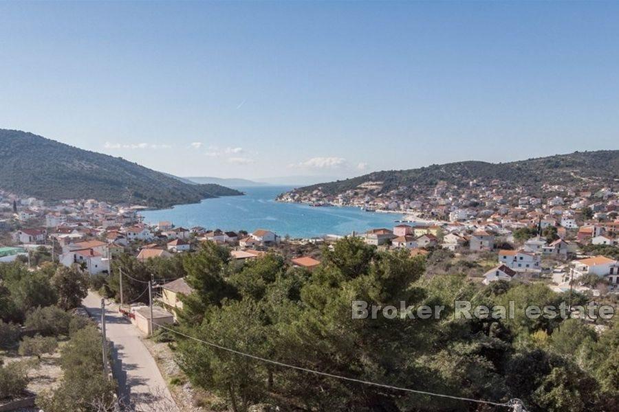 Près de Trogir - Terrain constructible avec vue mer