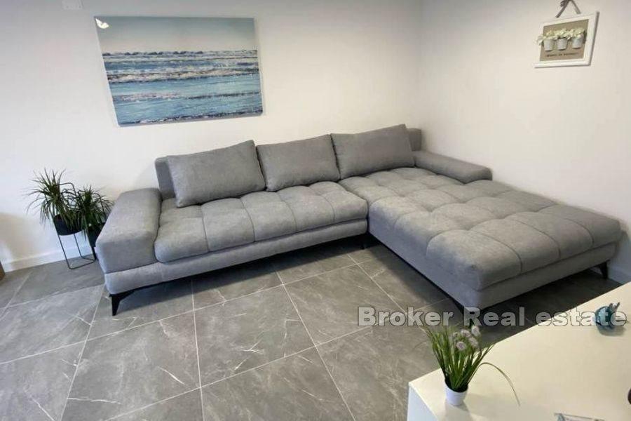 Brač - Kamenný dom s bazénom a výhľadom na more