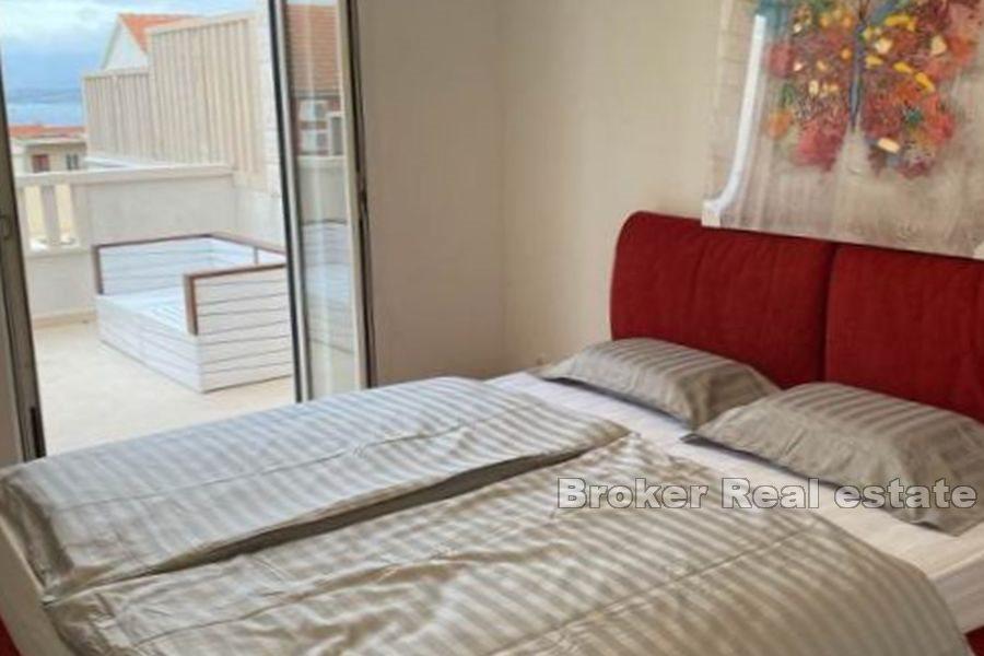 Brač - Kamenný dom s bazénom a výhľadom na more