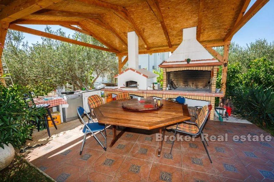 Wyspa Ciovo - dom z dużym ogrodem