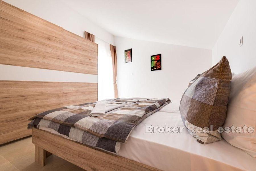 Sibenik - House with pool and sea view