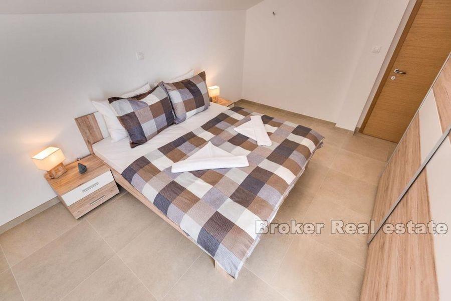 Sibenik - House with pool and sea view