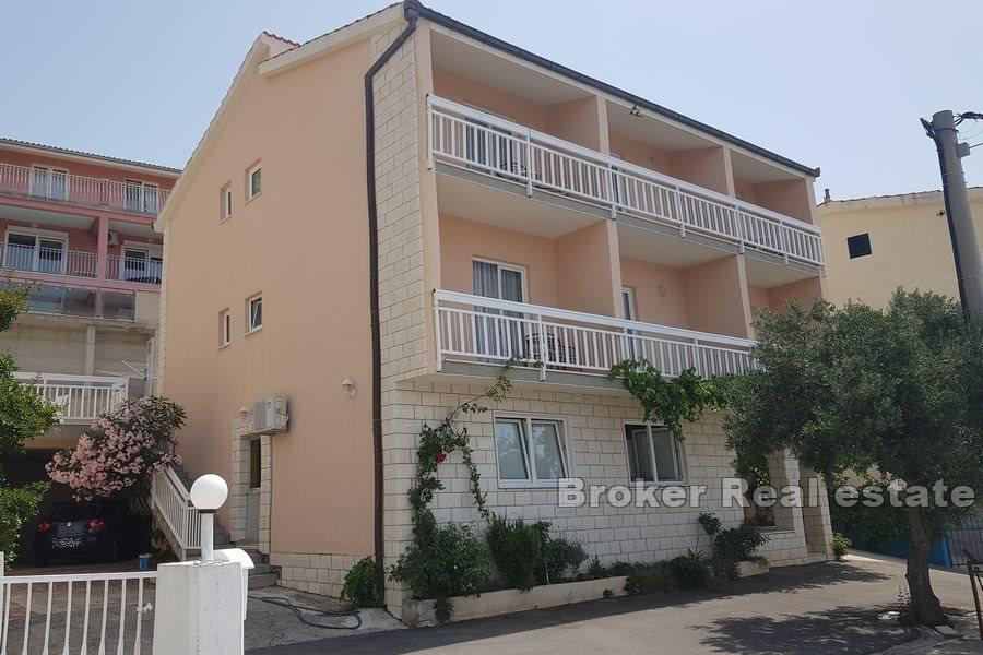 Omis - Immeuble avec vue dégagée sur la mer