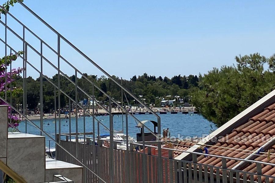 Zadar - Apartmánový dom v druhom rade pri mori