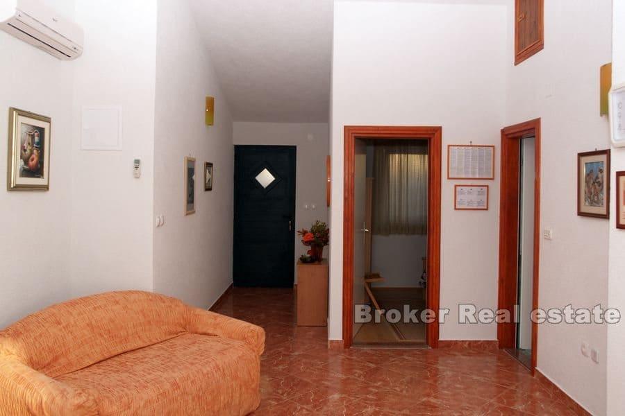 Rogoznica - Casa indipendente con vista sul mare aperto