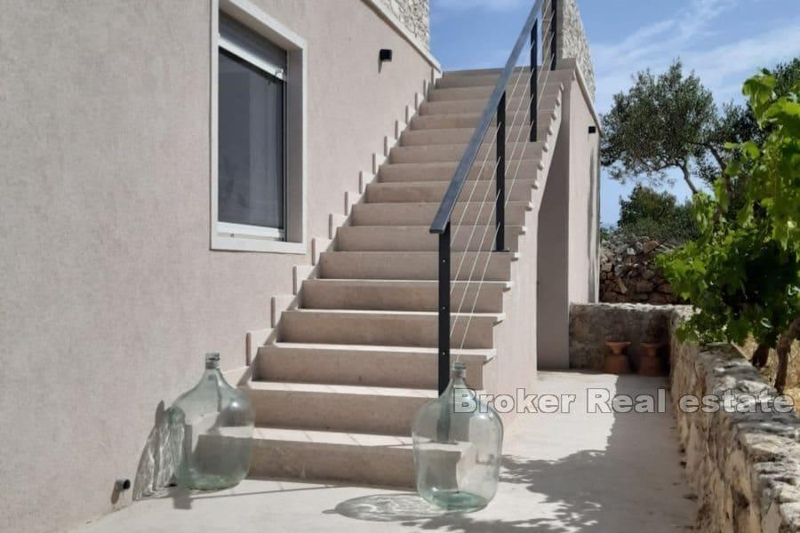 Brac - Casa con piscina e vista mare