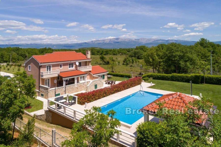 Area di Spalato - Bella grande tenuta in una posizione tranquilla