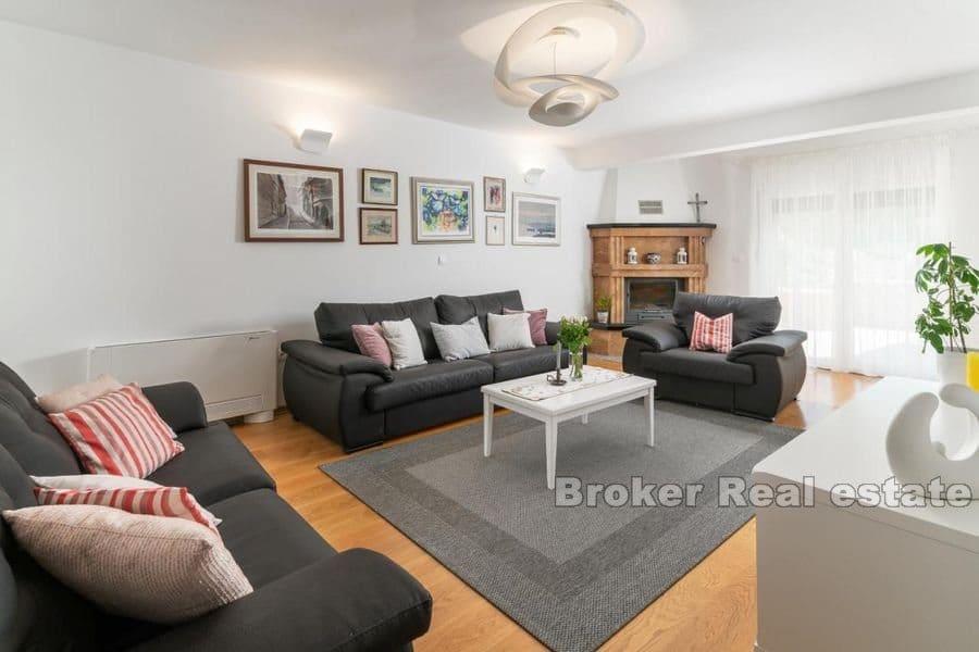 Area di Spalato - Bella grande tenuta in una posizione tranquilla