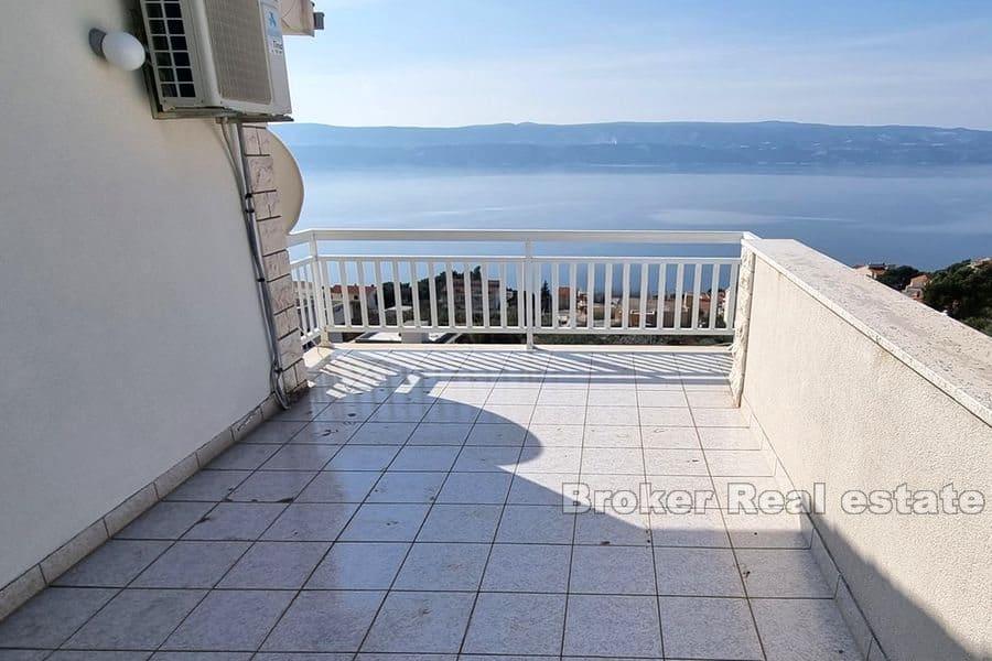 Omis - Przestronny dom z kilkoma jednostkami mieszkalnymi