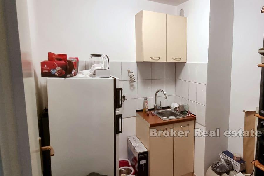 Split - Plokite, Espace bureau dans un emplacement fréquent