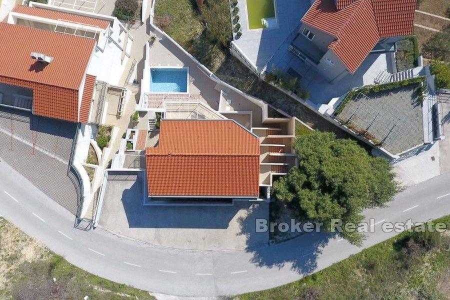 Omiš - Dom s výhľadom na more vo výbornej lokalite