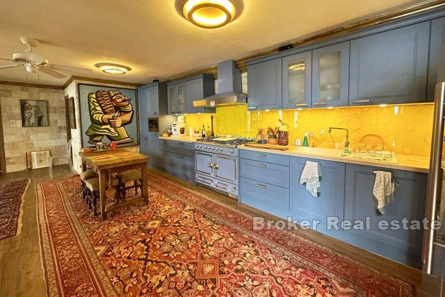 Остров Углян - Дом с видом на море