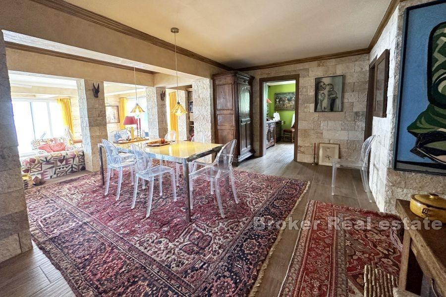 Остров Углян - Дом с видом на море